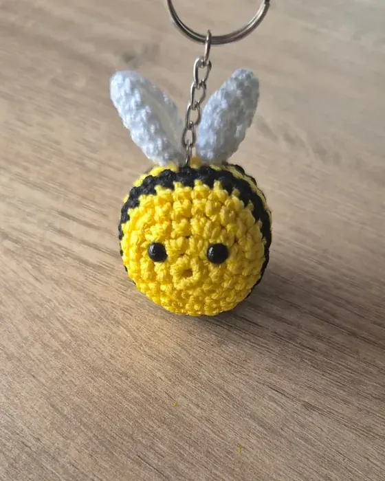 Llavero de abeja